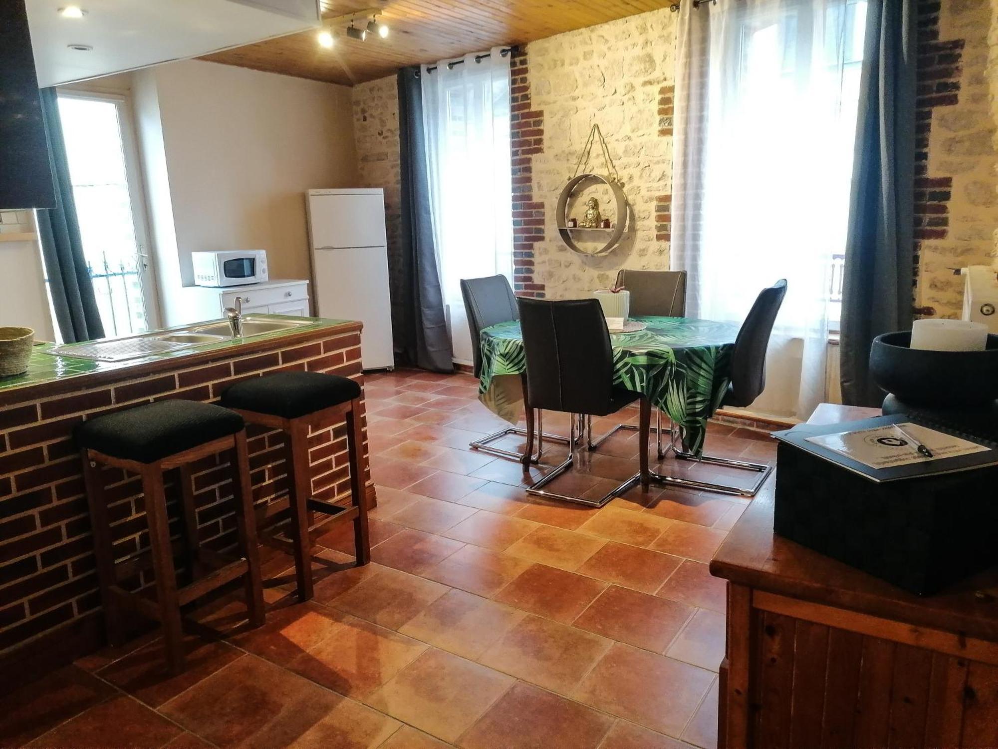 Gite A Sees Avec Garage Prive En Centre Ville Rum bild